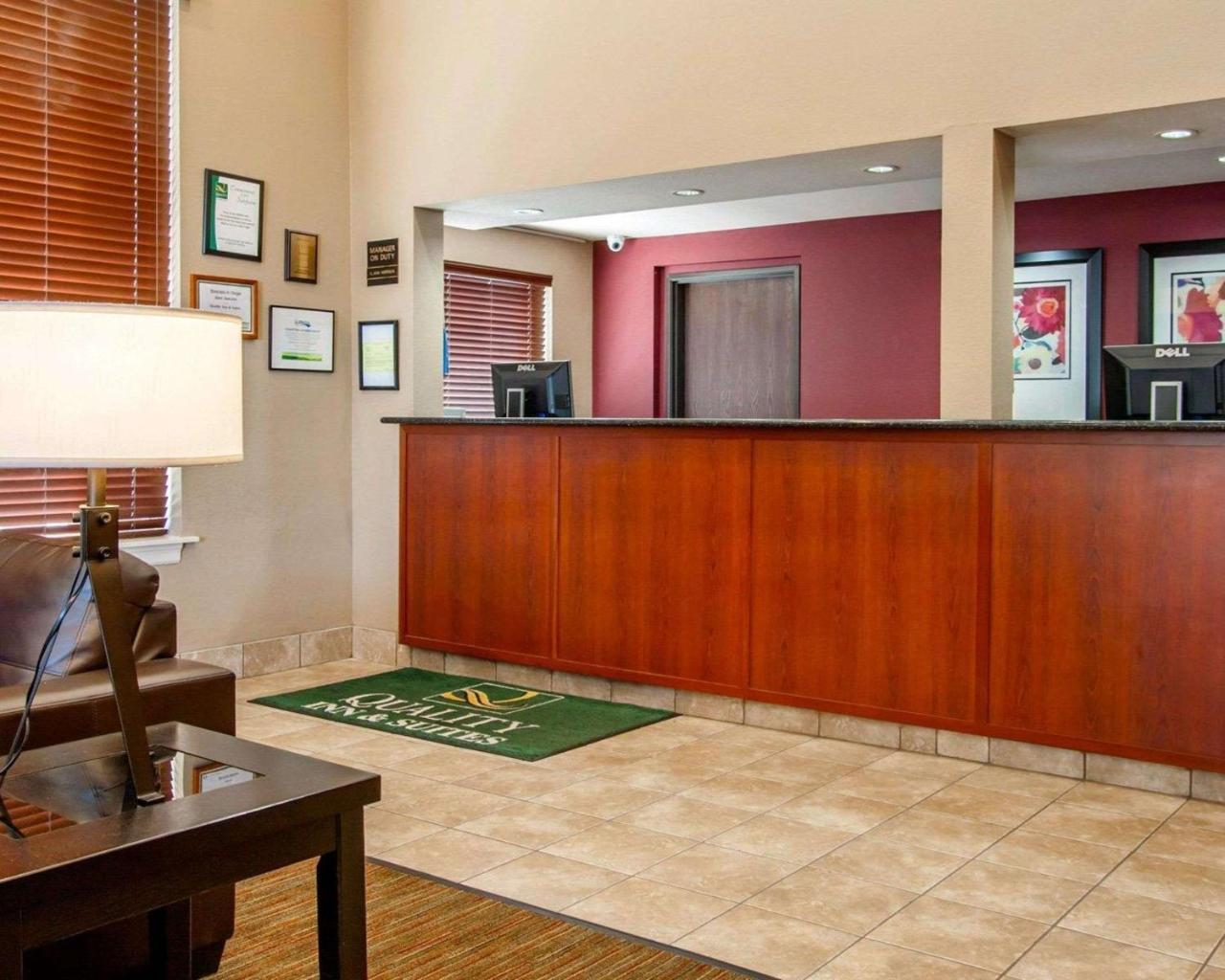 Quality Inn & Suites Springfield Exteriör bild
