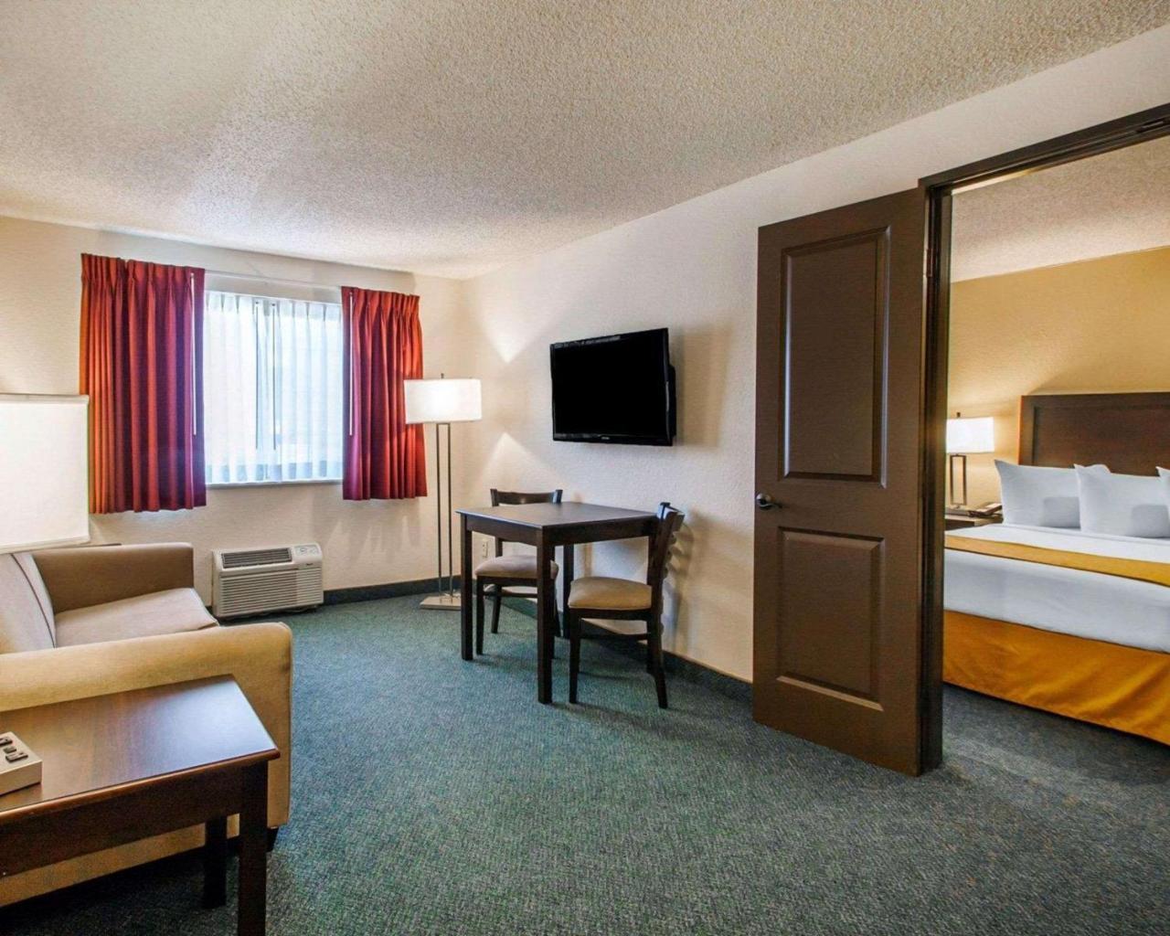 Quality Inn & Suites Springfield Exteriör bild