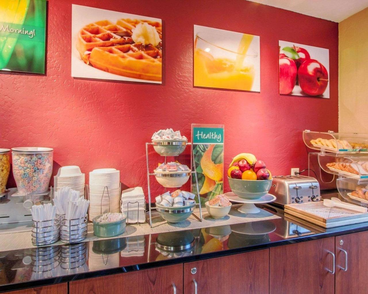Quality Inn & Suites Springfield Exteriör bild