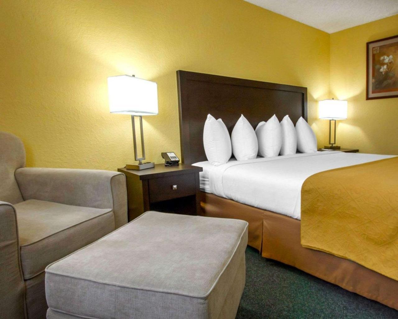 Quality Inn & Suites Springfield Exteriör bild