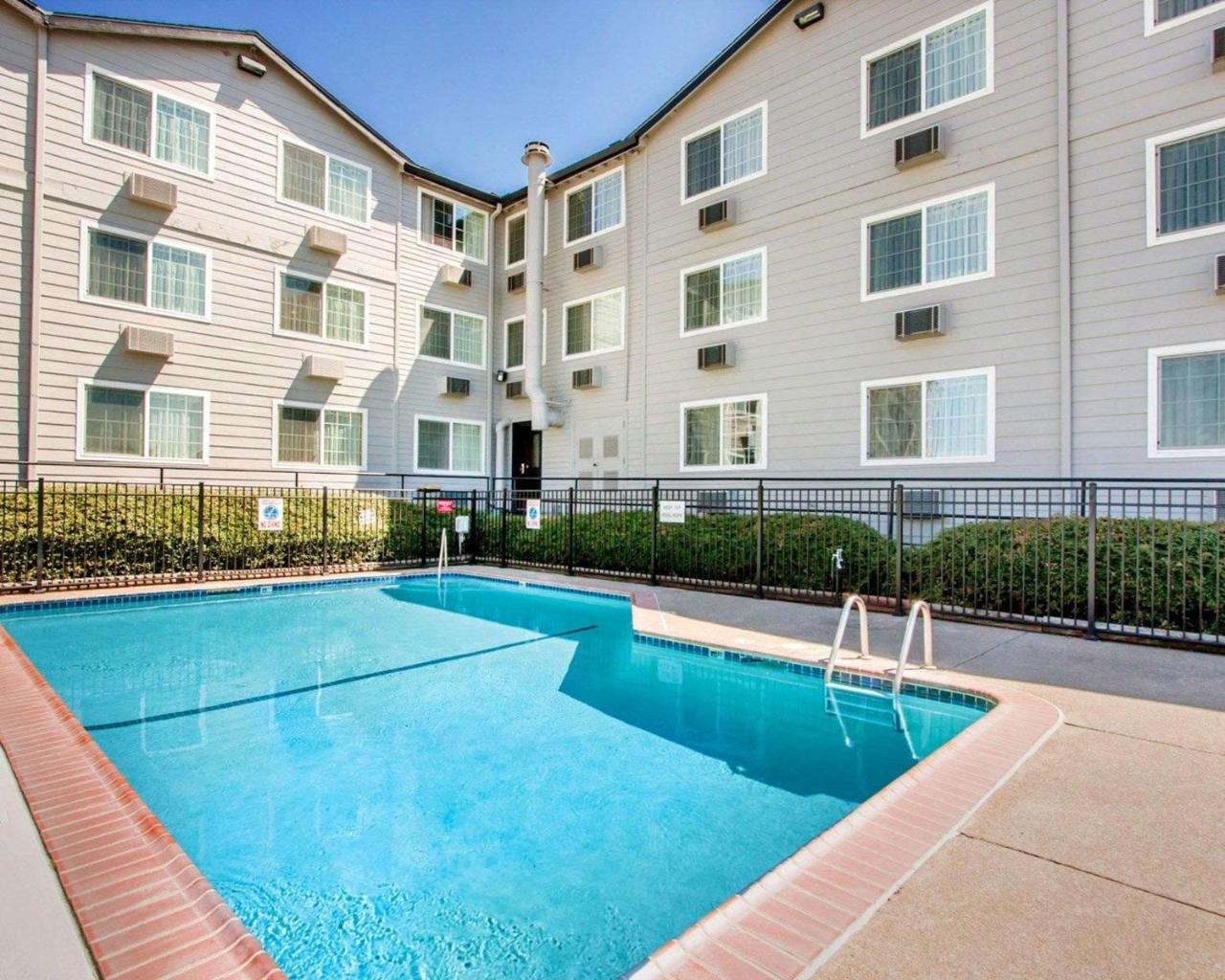 Quality Inn & Suites Springfield Exteriör bild