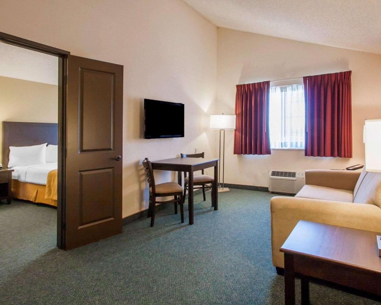 Quality Inn & Suites Springfield Exteriör bild