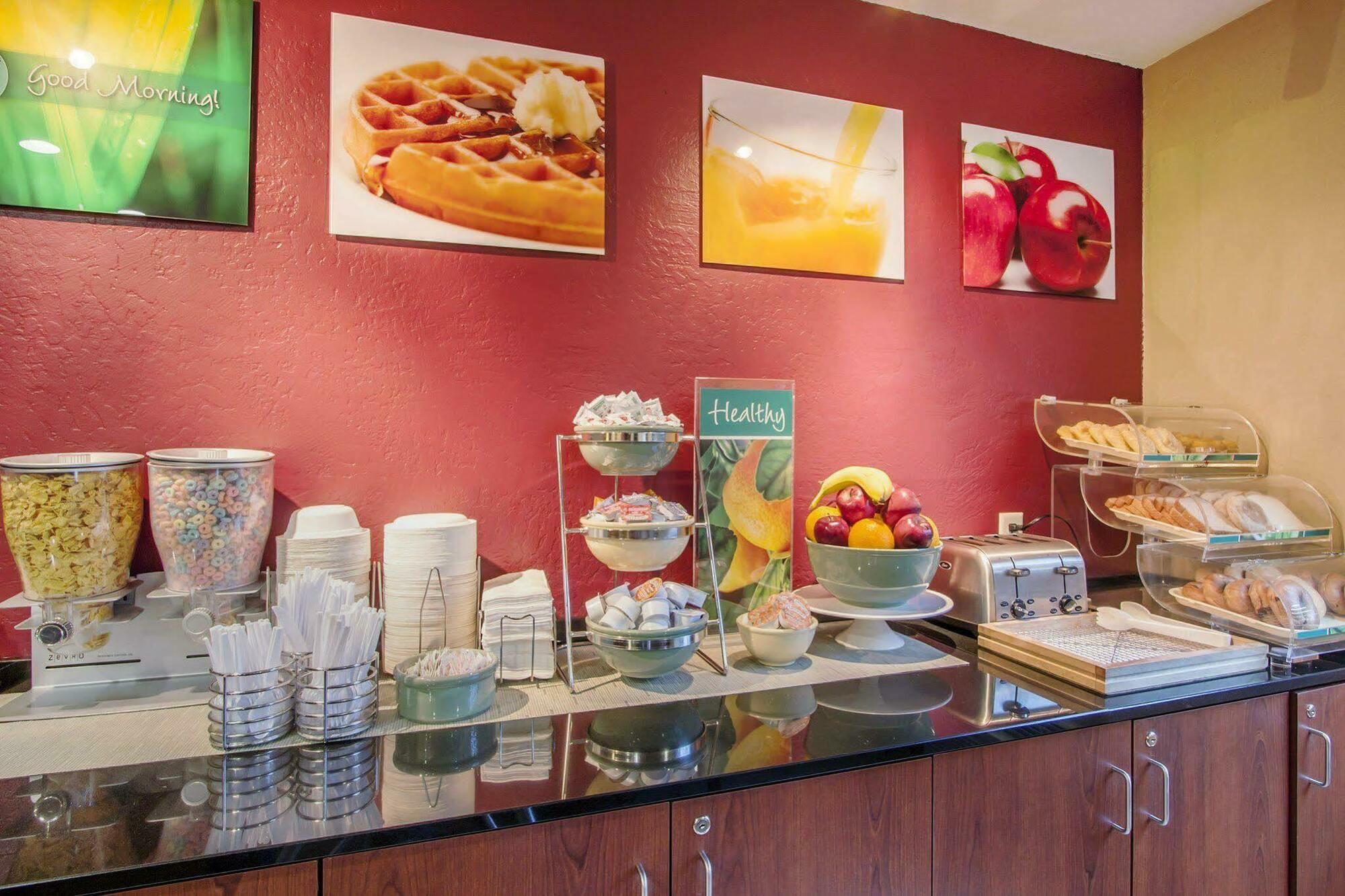 Quality Inn & Suites Springfield Exteriör bild