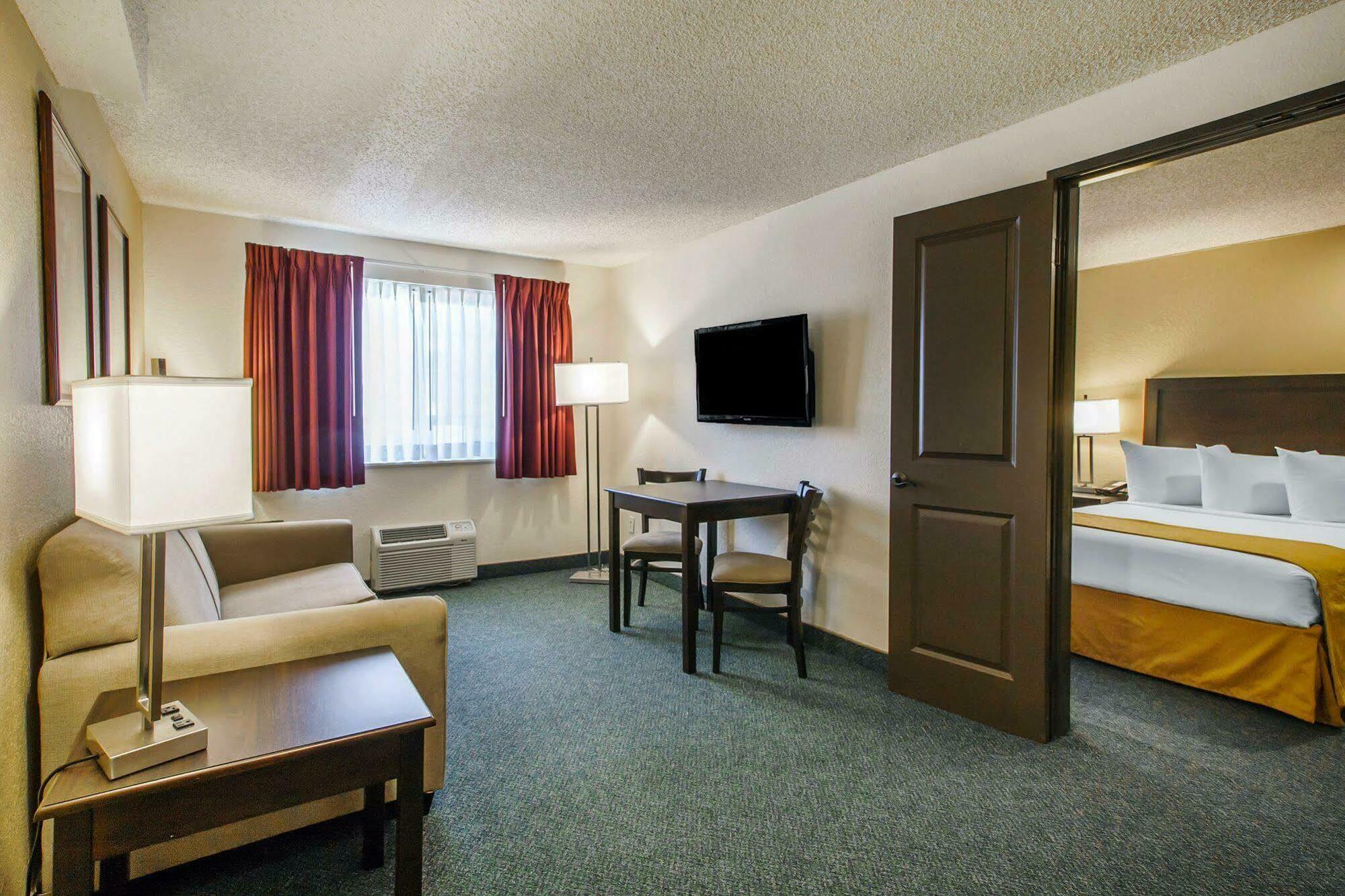 Quality Inn & Suites Springfield Exteriör bild