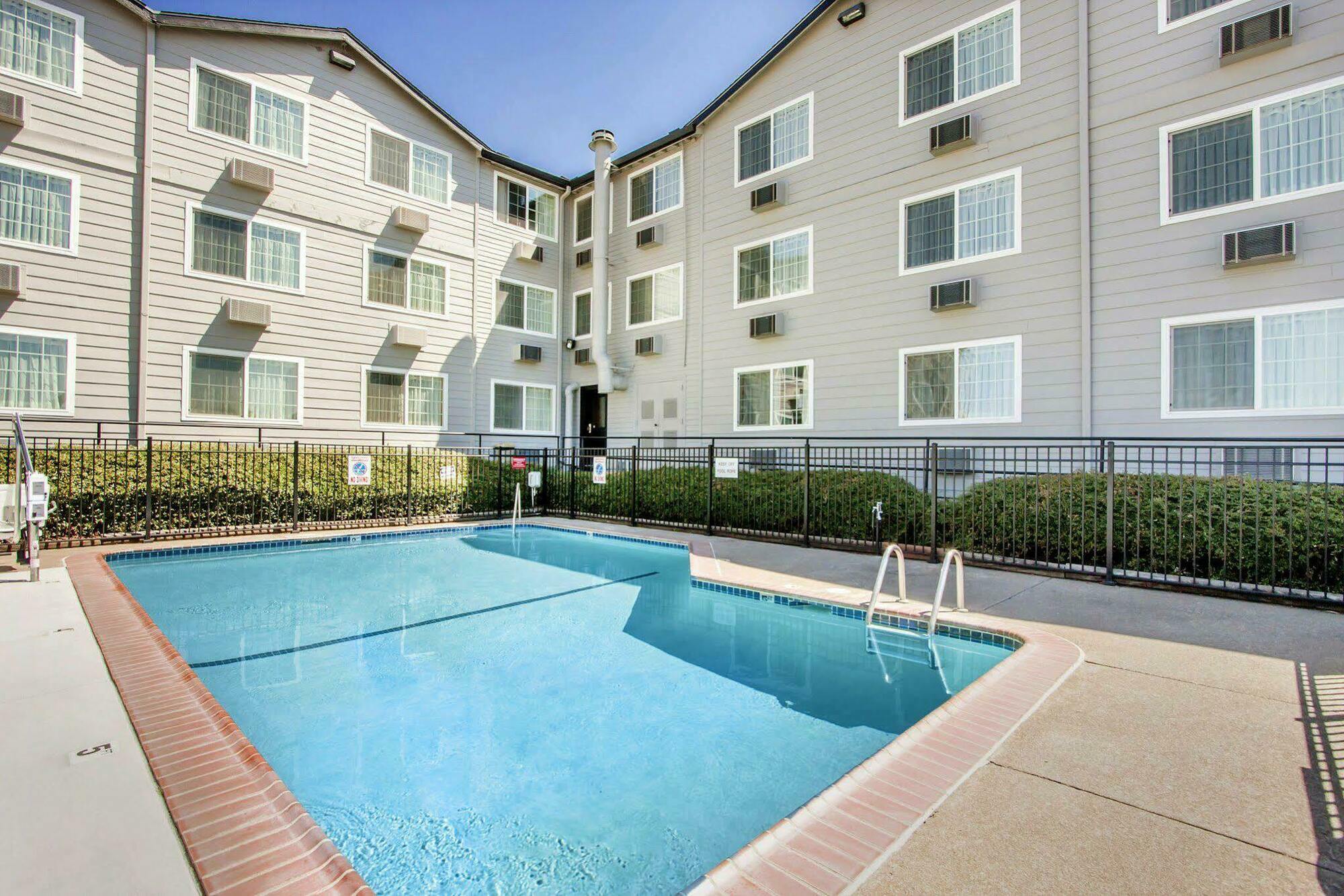 Quality Inn & Suites Springfield Exteriör bild